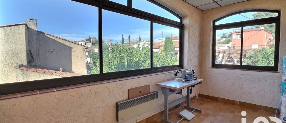 Maison traditionnelle 6 pièces de 136 m² à Marseille (13013)