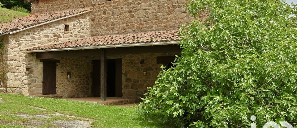 Ferme 11 pièces de 165 m² à Gilhoc-sur-Ormèze (07270)