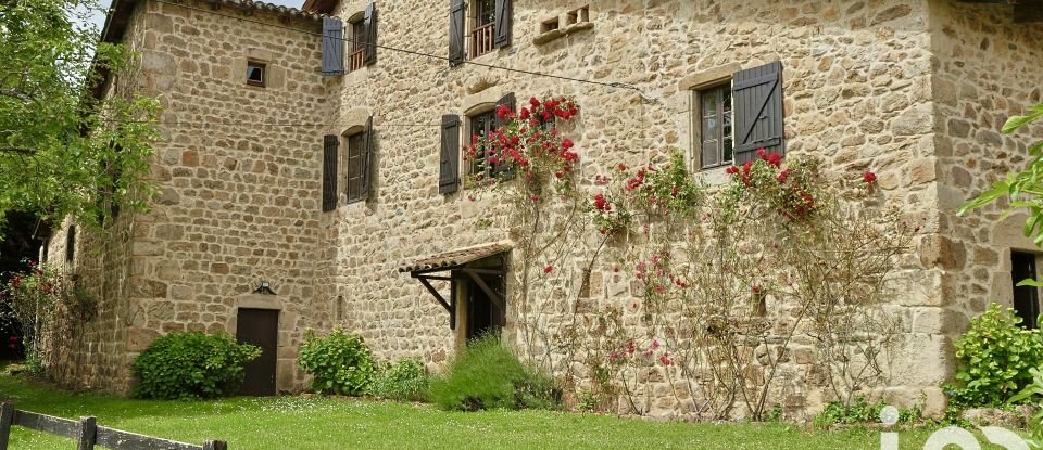 Ferme 11 pièces de 165 m² à Gilhoc-sur-Ormèze (07270)