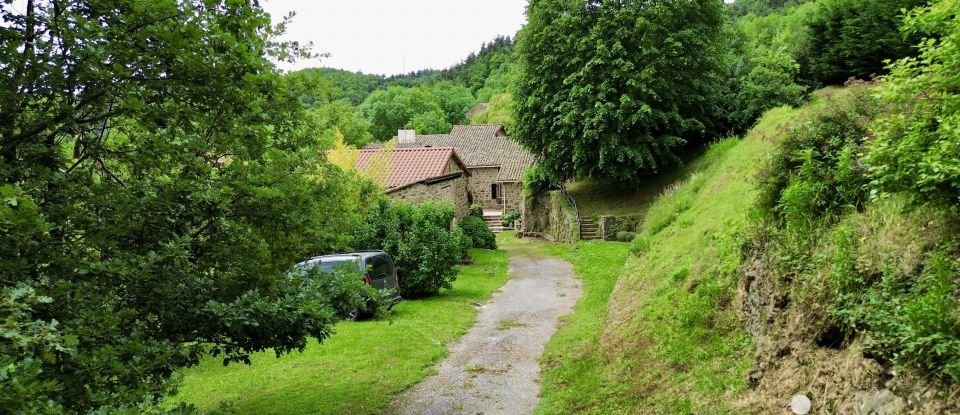 Farm 11 rooms of 165 m² in Gilhoc-sur-Ormèze (07270)