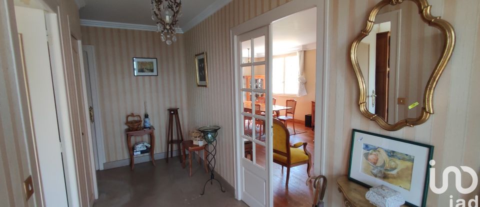 Traditional house 5 rooms of 107 m² in Ménigoute (79340)