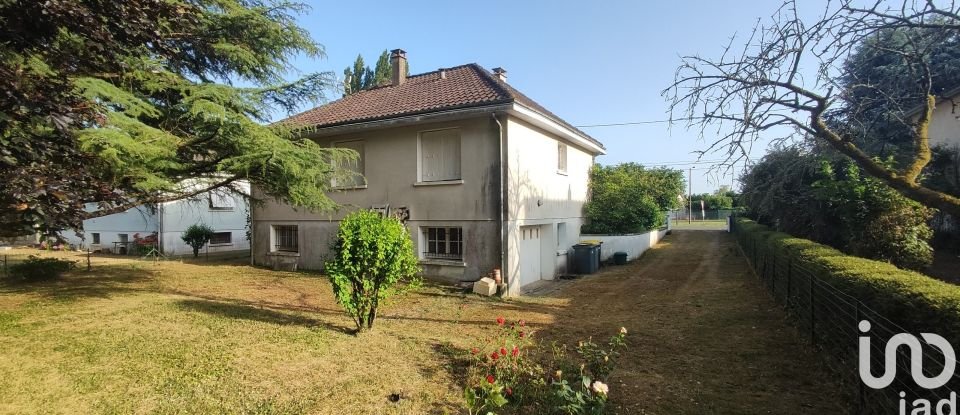 Traditional house 5 rooms of 107 m² in Ménigoute (79340)