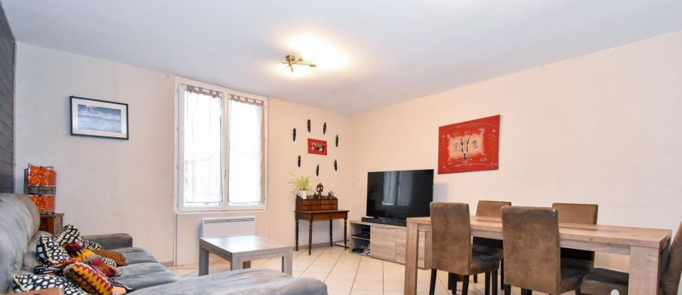 Maison 8 pièces de 182 m² à Saint-Clar-de-Rivière (31600)