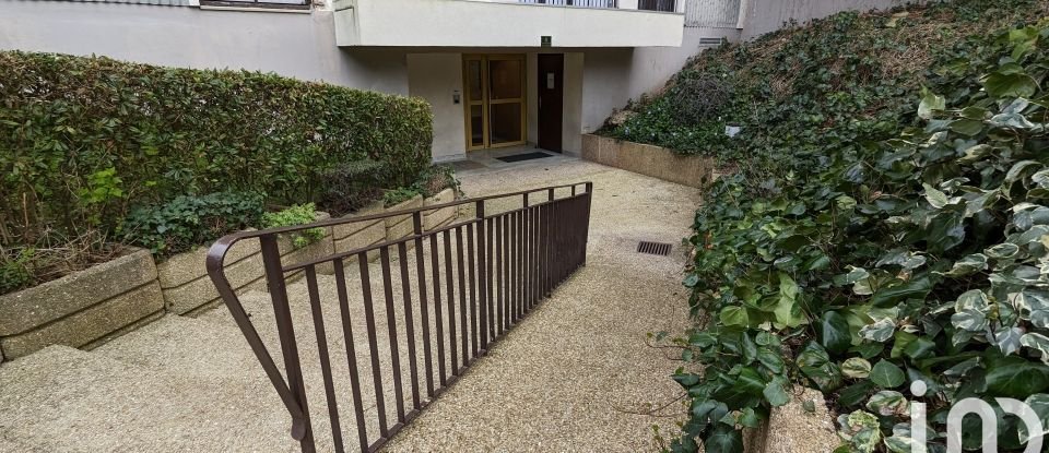 Apartment 4 rooms of 78 m² in Les Mureaux (78130)