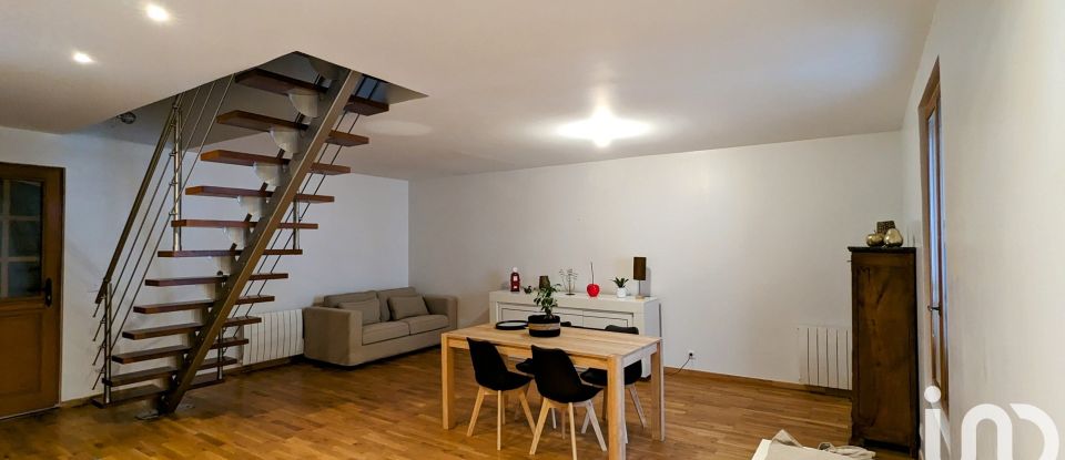 Duplex 3 rooms of 89 m² in Aubergenville (78410)