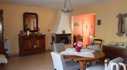 House 8 rooms of 145 m² in Les Gonds (17100)