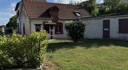 Maison 2 pièces de 36 m² à Saint-Germain-du-Puy (18390)