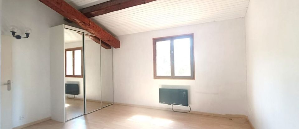 House 5 rooms of 112 m² in Solliès-Toucas (83210)