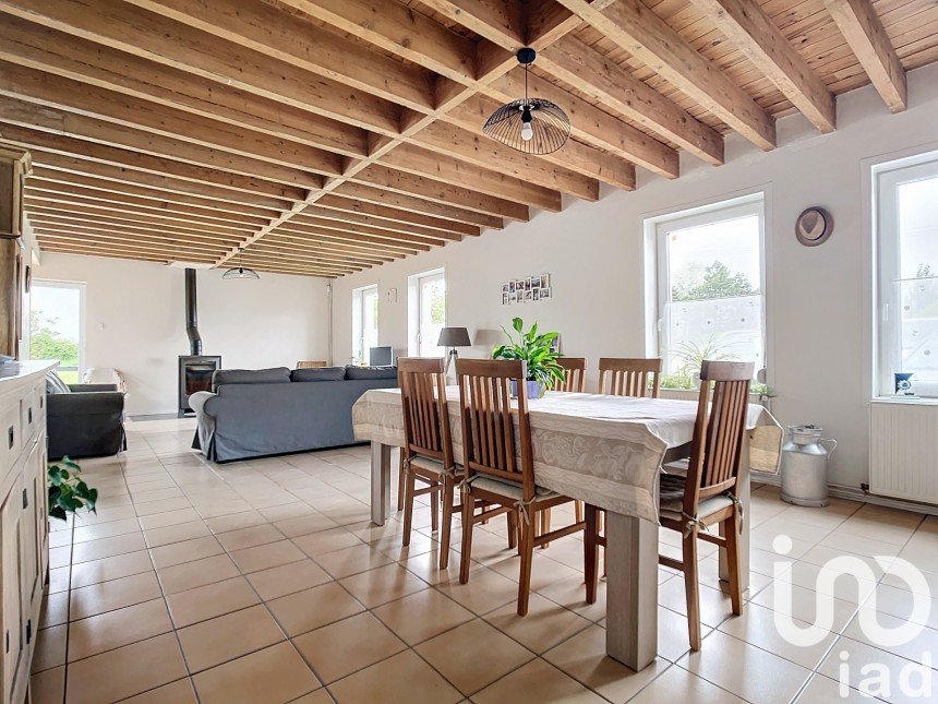 Longere 8 rooms of 179 m² in La Gorgue (59253)