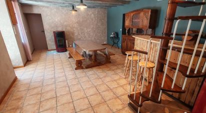 House 3 rooms of 104 m² in Lurcy-Lévis (03320)