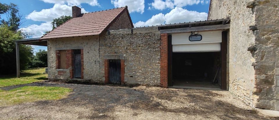 House 3 rooms of 104 m² in Lurcy-Lévis (03320)