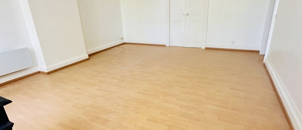 Appartement 5 pièces de 120 m² à Bédarieux (34600)