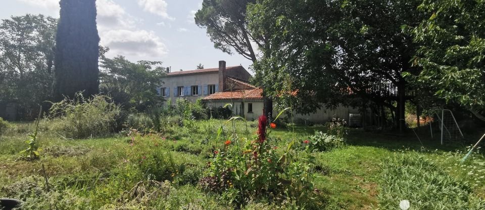 Farm 8 rooms of 255 m² in Sorèze (81540)