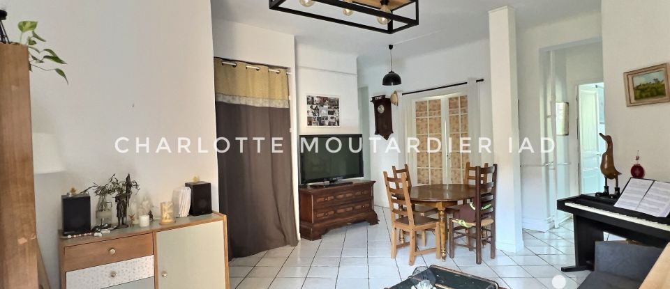 Apartment 3 rooms of 71 m² in Toulon (83000)