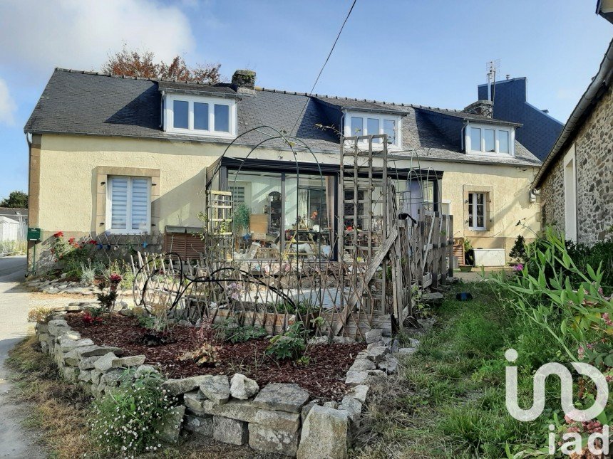 Maison 4 pièces de 114 m² à Carhaix-Plouguer (29270)