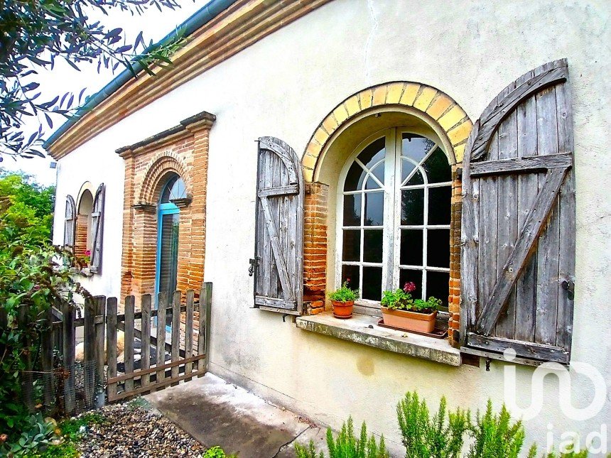 Country house 6 rooms of 174 m² in Montesquieu (82200)