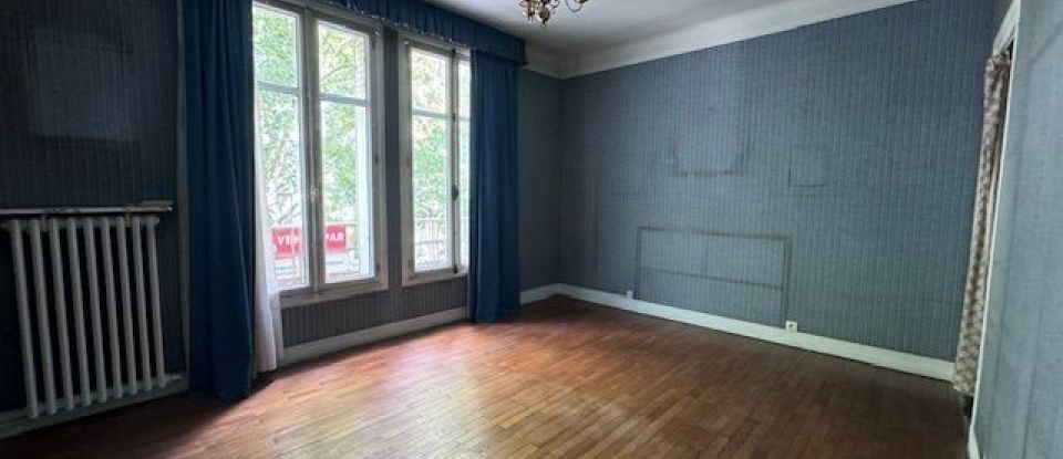 House 10 rooms of 226 m² in Tours (37000)