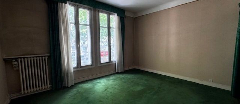 House 10 rooms of 226 m² in Tours (37000)