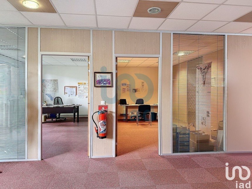 Offices of 630 m² in Quincy-Voisins (77860)