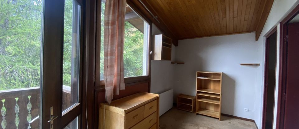 House 6 rooms of 230 m² in Aussois (73500)