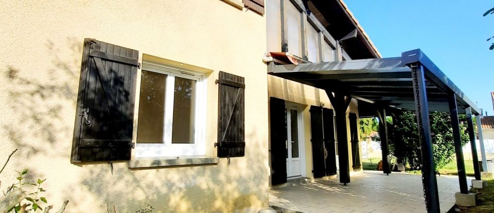 Maison traditionnelle 6 pièces de 134 m² à Aire-sur-l'Adour (40800)