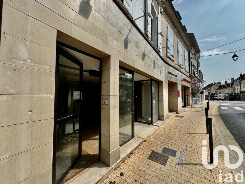 Building in Cosne-Cours-sur-Loire (58200) of 310 m²