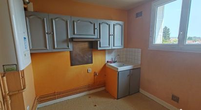 Apartment 3 rooms of 65 m² in Moulins (03000)