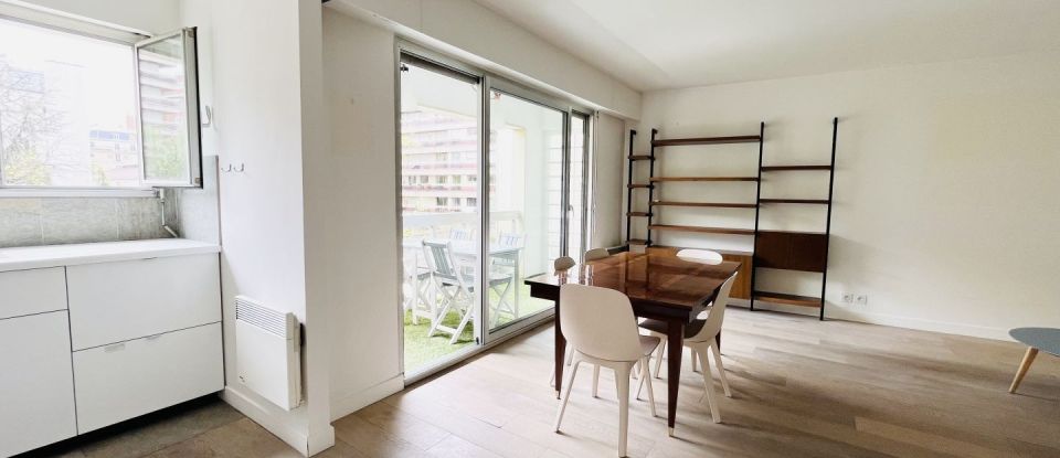 Appartement 3 pièces de 76 m² à Paris (75017)