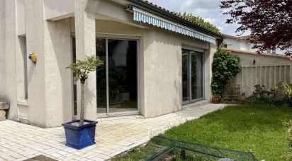 Maison 6 pièces de 205 m² à Niort (79000)