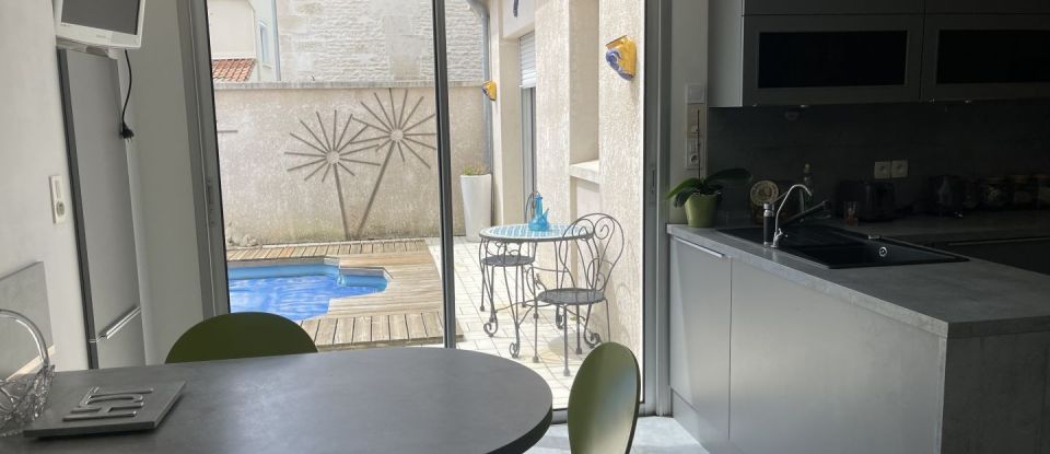 Maison 6 pièces de 205 m² à Niort (79000)