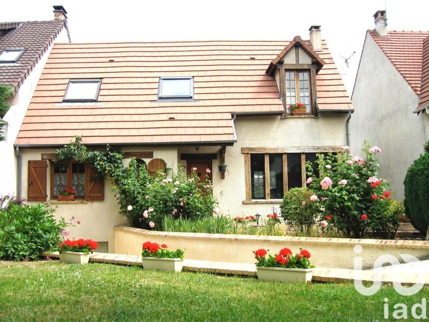 Maison traditionnelle 4 pièces de 95 m² à Marcoussis (91460)