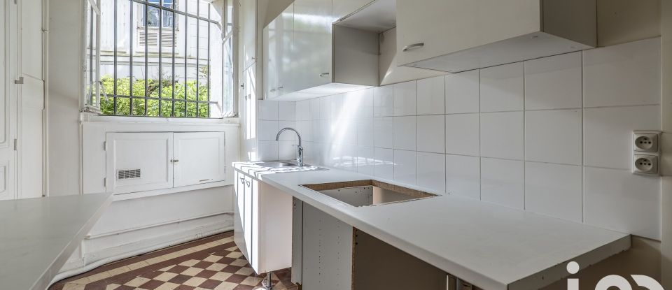 Appartement 4 pièces de 93 m² à Paris (75016)