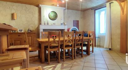 Country house 7 rooms of 200 m² in Boisredon (17150)