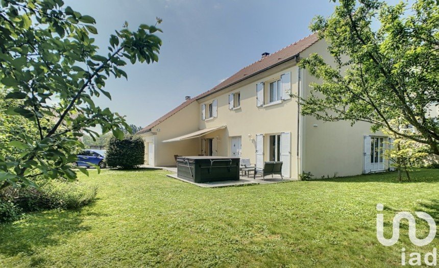 Maison traditionnelle 8 pièces de 185 m² à Melun (77000)