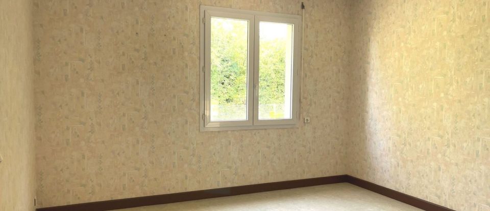 House 7 rooms of 207 m² in Vouneuil-sous-Biard (86580)