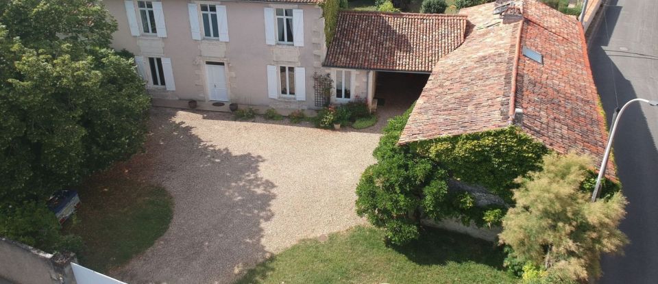 House 7 rooms of 169 m² in Cissé (86170)