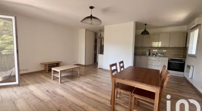 Apartment 2 rooms of 52 m² in La Roque-d'Anthéron (13640)