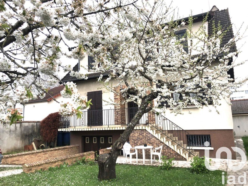 Maison traditionnelle 6 pièces de 132 m² à Vigneux-sur-Seine (91270)