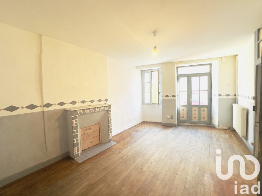 Town house 3 rooms of 94 m² in Ruffec (16700)