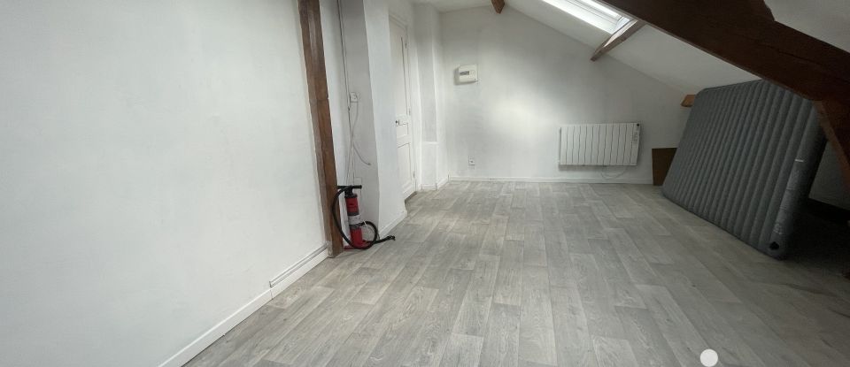 Maison 7 pièces de 185 m² à Athies (62223)