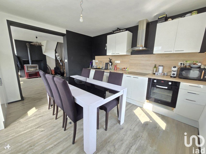 Maison 3 pièces de 75 m² à Brionne (27800)