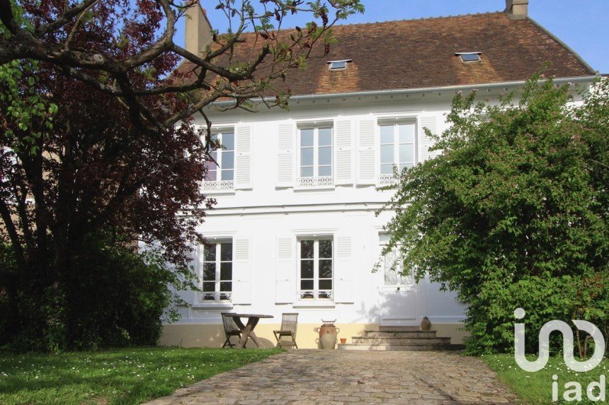 House 9 rooms of 200 m² in Saintry-sur-Seine (91250)