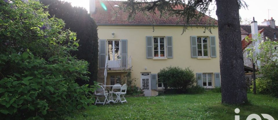 House 9 rooms of 200 m² in Saintry-sur-Seine (91250)