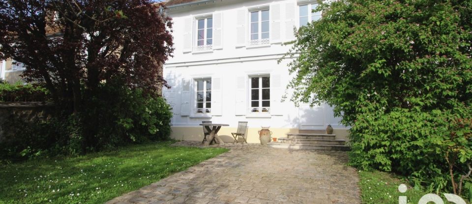 House 9 rooms of 200 m² in Saintry-sur-Seine (91250)