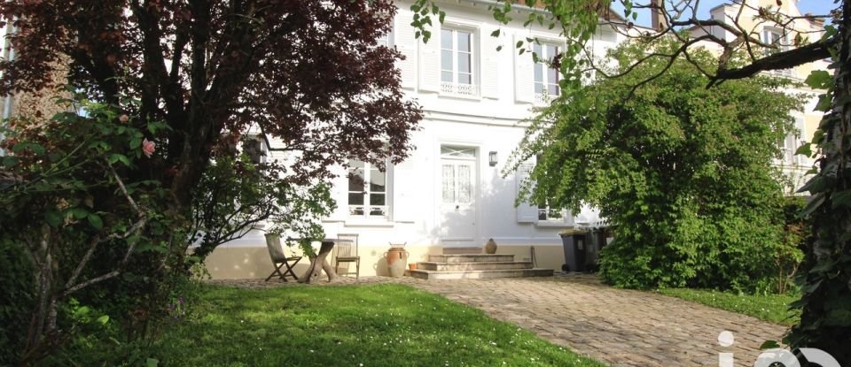 House 9 rooms of 200 m² in Saintry-sur-Seine (91250)