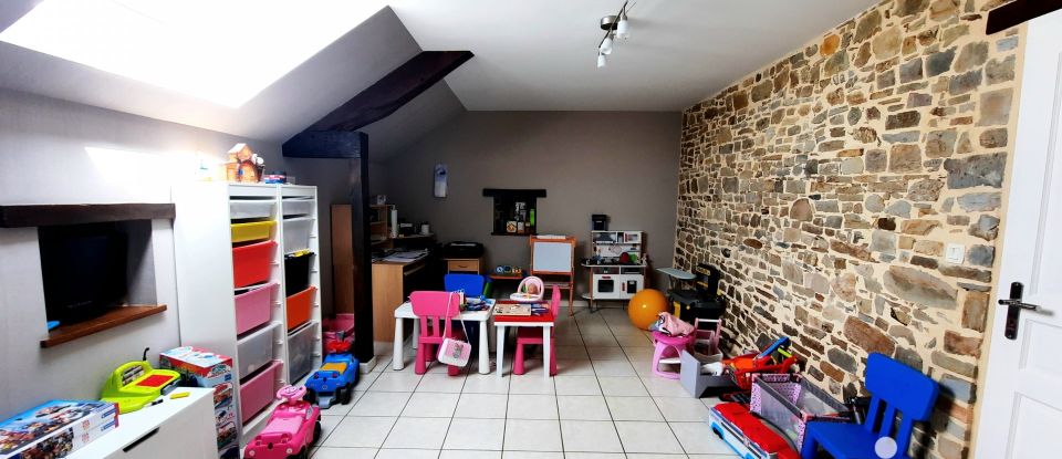 Longere 7 rooms of 193 m² in Martigné-Ferchaud (35640)