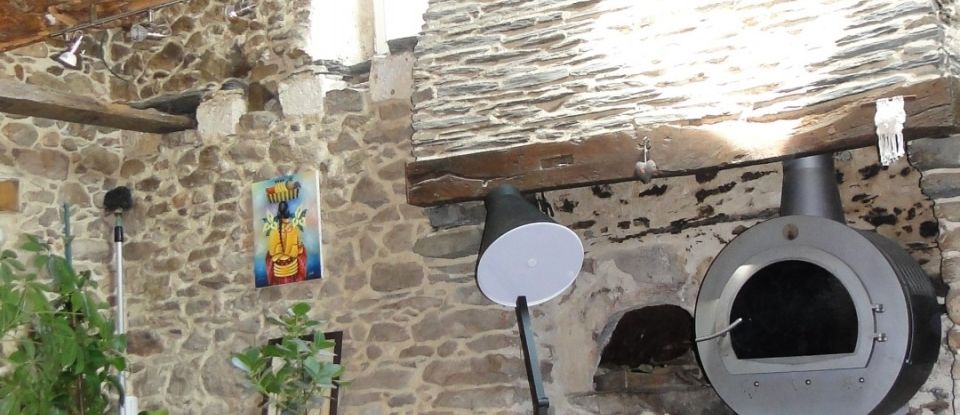 Traditional house 5 rooms of 97 m² in Saint-Saturnin-sur-Loire (49320)