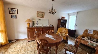 House 4 rooms of 86 m² in Saint-Jean-d'Angély (17400)