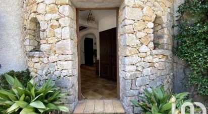 House 5 rooms of 152 m² in Roquefort-les-Pins (06330)