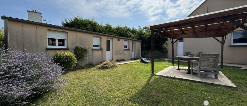 House 20 rooms of 327 m² in Penvénan (22710)